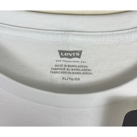 Women’s Levi’s Graphic T-Shirt / White / Size XL / New With Tags - Picture 6 of 6